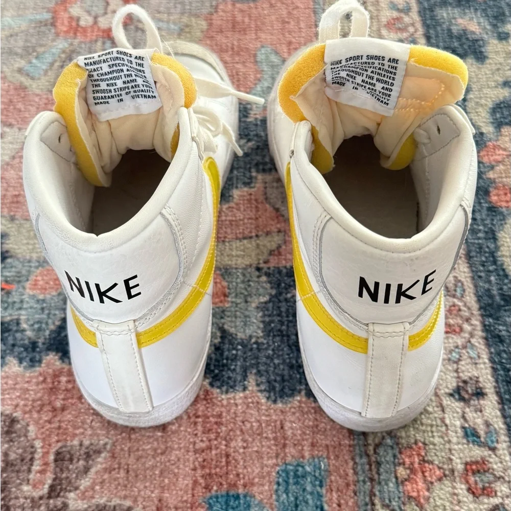 Nike Blazer Mid ‘77 Vintage Optic Yellow Swoosh High-Top Sneakers size 7 - Picture 3 of 7